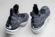 Nike LeBron 15